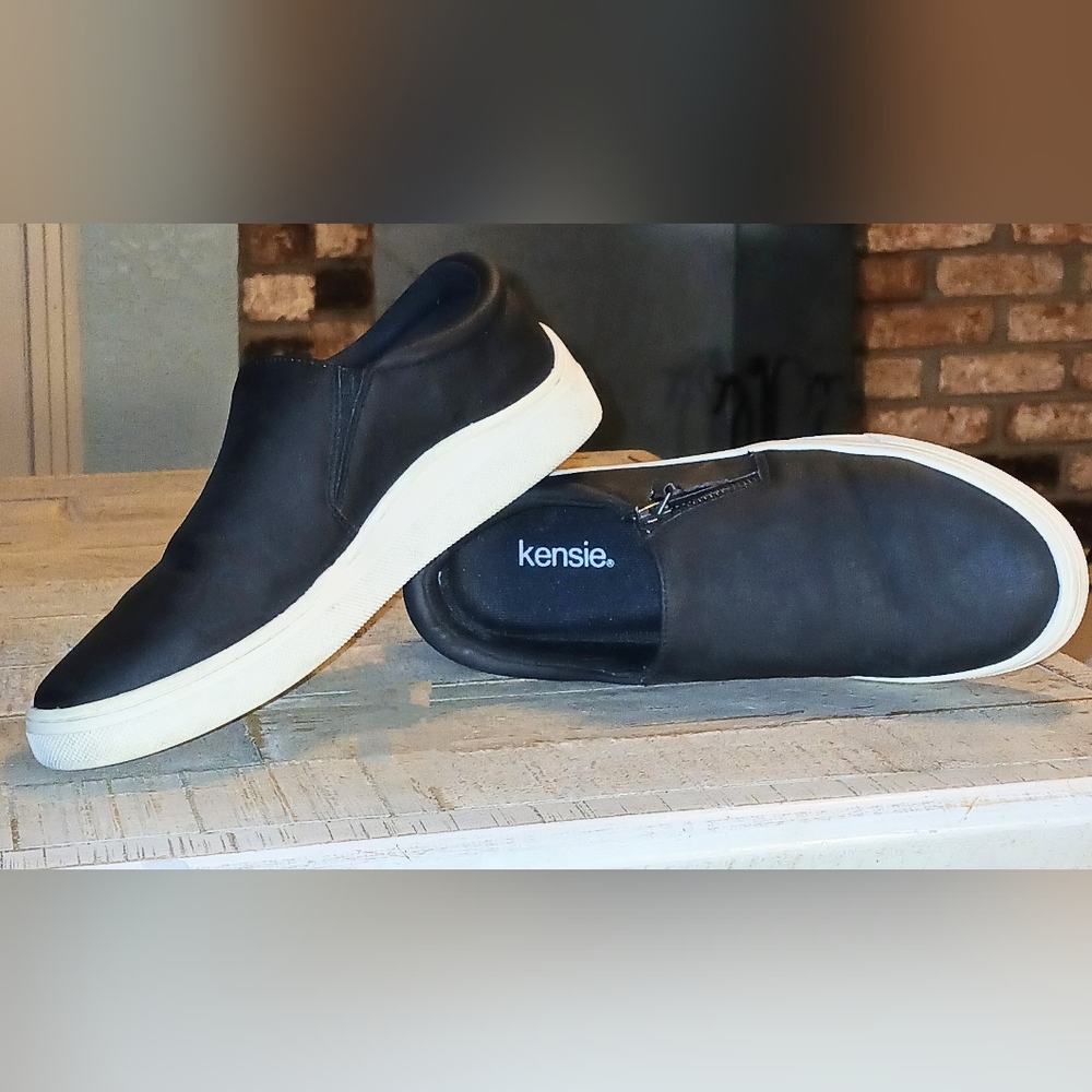 Womens Black Kensie Slip-On ShoeWith Zipper Detail. - Picture 2 of 12